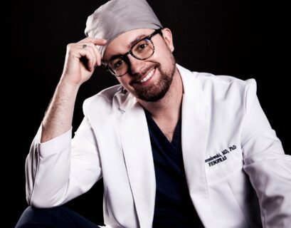 dr Piotr Drozdowski, chirurg plastyczny, przedstawienie osoby